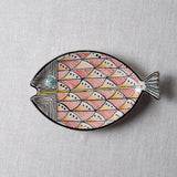 Fish Plate Long (S) Mr. Scale in black and white