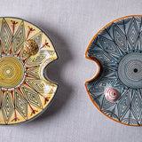 Fish Plate Round (M) Bursting with Joy in Blue