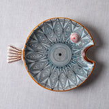 Fish Plate Round (M) Bursting with Joy in Blue