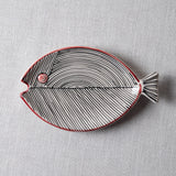 Fish Plate Long (S) Fine Lines in Black & White