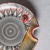 Fish Plate Round (L) Mystical Order in Black and Red