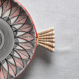 Fish Plate Round (L) Mystical Order in Black and Red