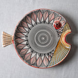 Fish Plate Round (L) Mystical Order in Black and Red