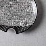 Fish Plate Round (L) Mr. Elegant Squares