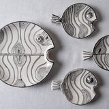 Fish Plate Round (S) Mrs. Hiding in the Waves