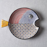 Fish Plate Round (M) Waves in Blue and Red