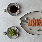 Fish Plate Round (S) Mrs. Hiding in the Waves