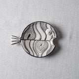 Fish Plate Round (S) Mrs. Hiding in the Waves