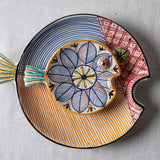 Fish Plate Round (S) Blue Flower in Yellow Field